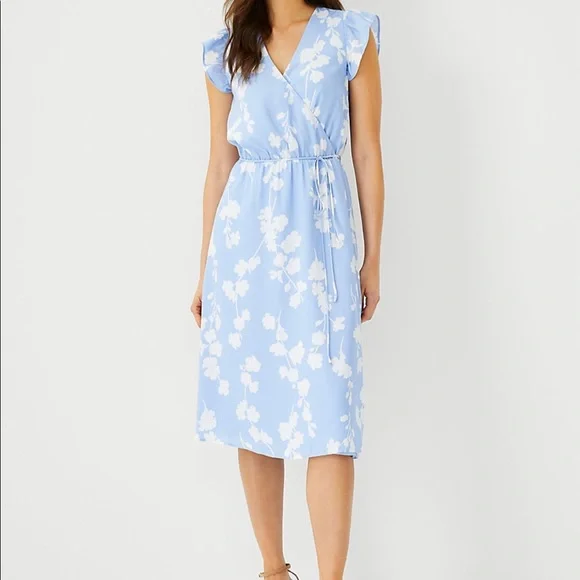 Ann Taylor Floral Flutter Sleeve Wrap Dress Size 4 Windswept Blue Women's Ann Taylor Floral Flutter Sleeve Wrap Dress Size 4 Windswept Blue Women's